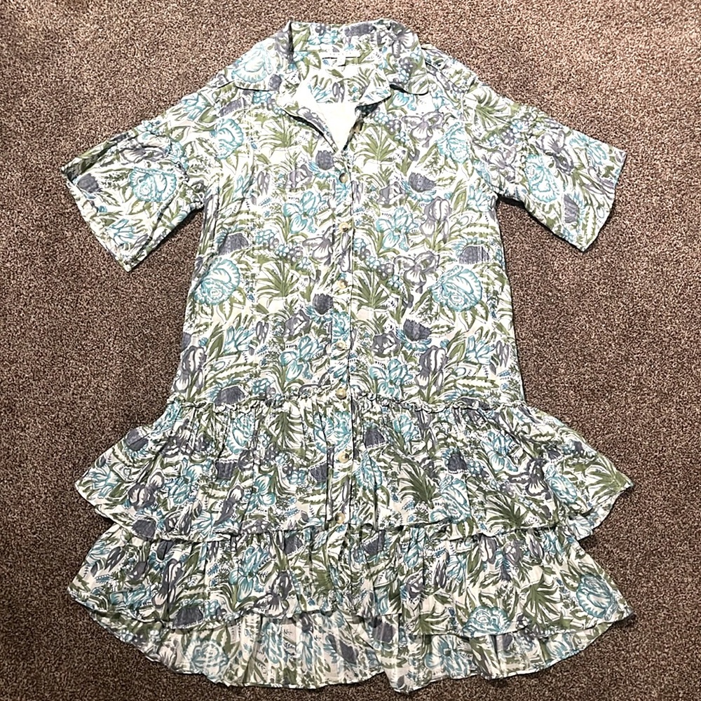 2/$30 beautiful SENLIS dress. Size small. Great condition.